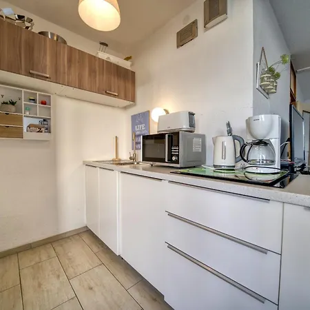 - Haus F, App 0f1401 דירה הייליגנהאפן